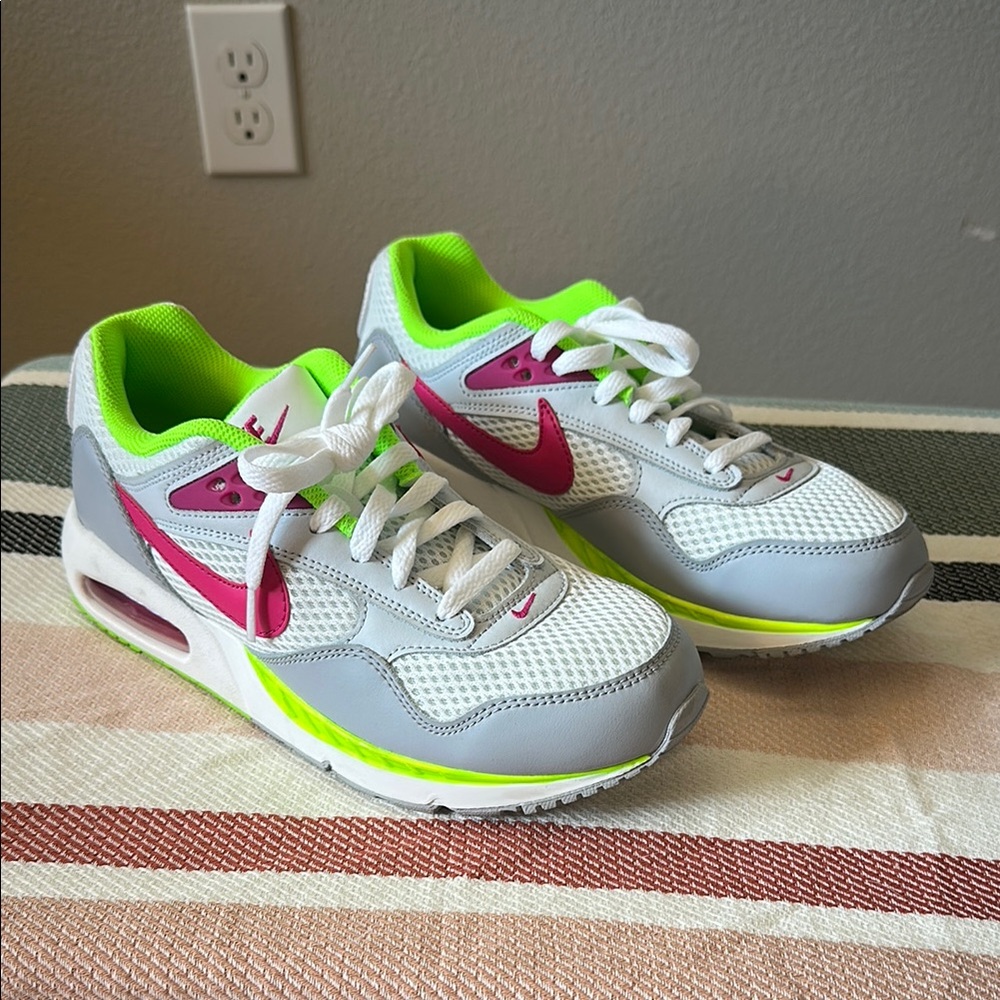 Nike Gray and Pink Sneakers Retro Style